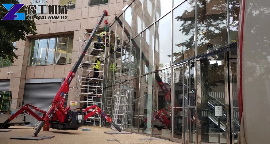 Compact Spider Crane Jobsite