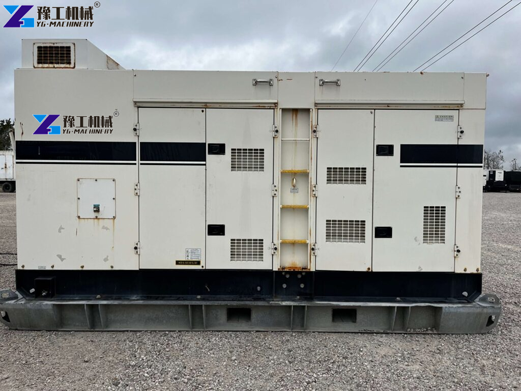 Heavy Duty Diesel Engine Generator Set Outdoors