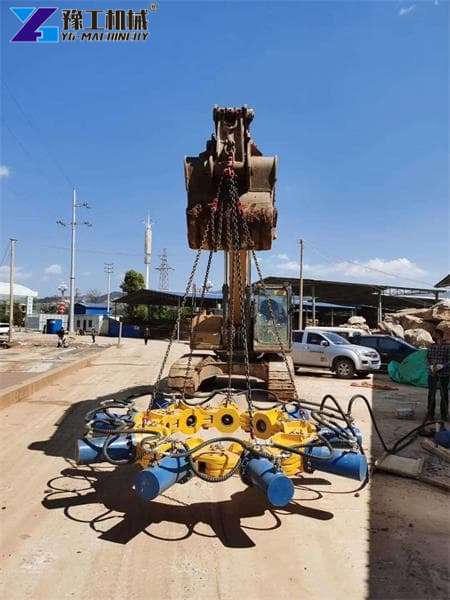 Heavy Duty Pile Chipping Machine Construction Site
