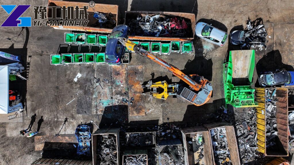 Hydraulic Vehicle Dismantler Working