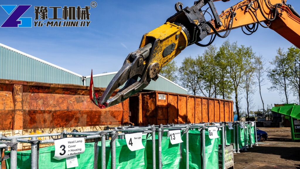 Industrial Car Dismantling Shear In Action